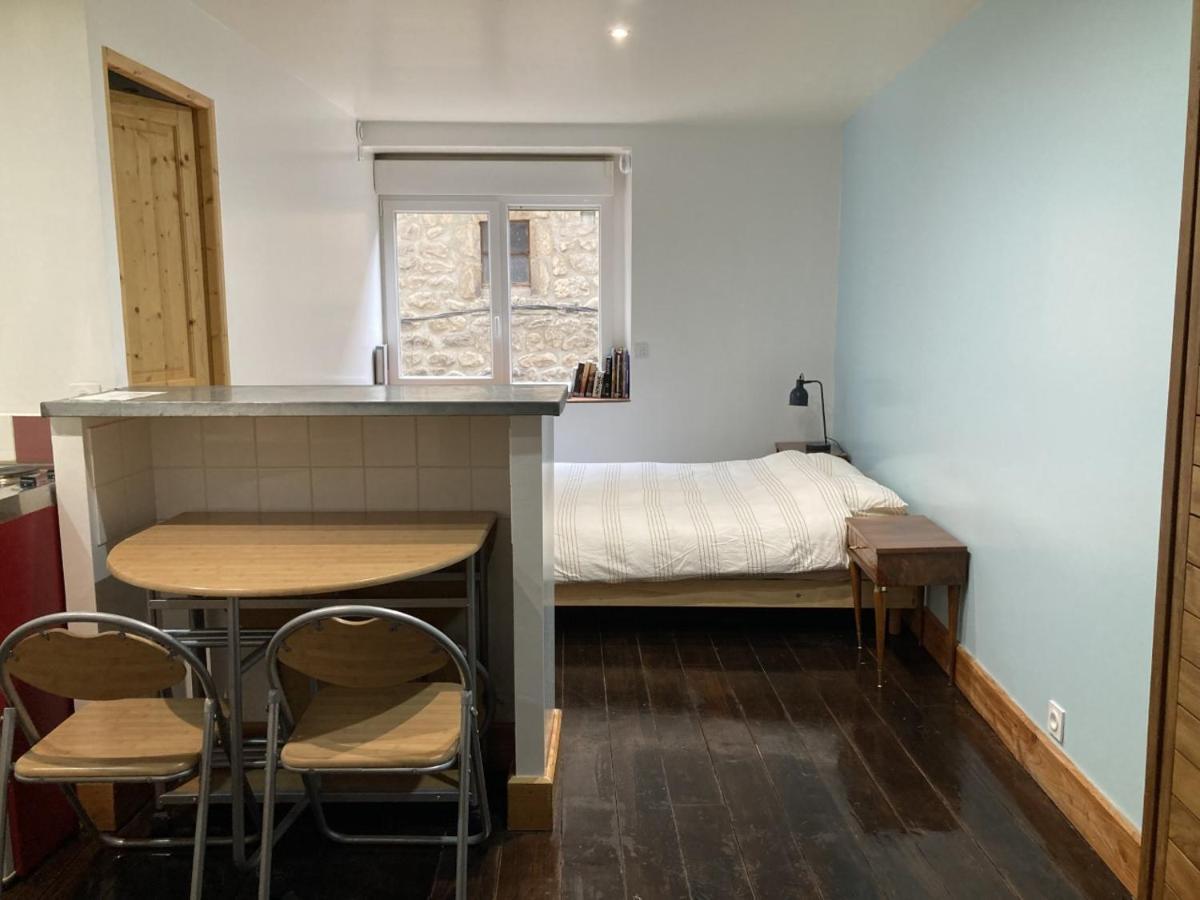 La Mezzanine Apartment Satillieu Bagian luar foto