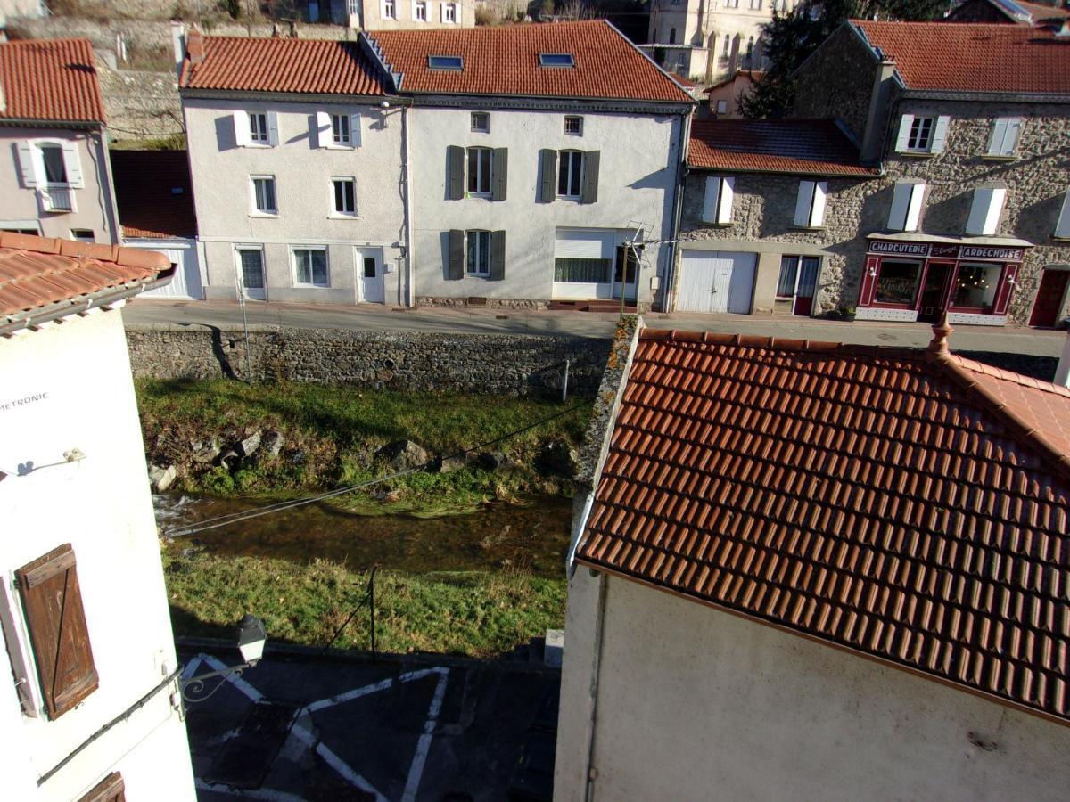La Mezzanine Apartment Satillieu Bagian luar foto