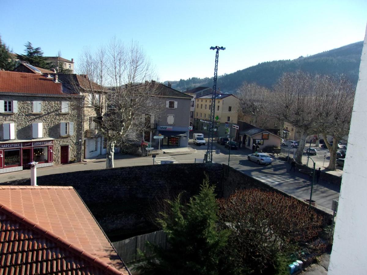 La Mezzanine Apartment Satillieu Bagian luar foto